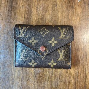 Louis Vuitton Victorine wallet